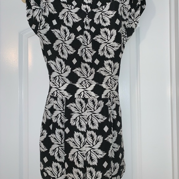 COPY - Diane Von Furstenberg Romper - Picture 6 of 7